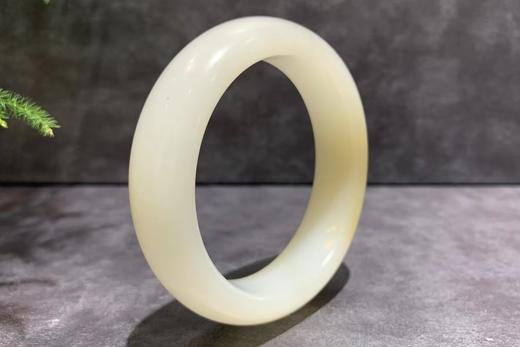 【御珠宫坊】糖羊脂白玉手镯56.5mm 商品图3