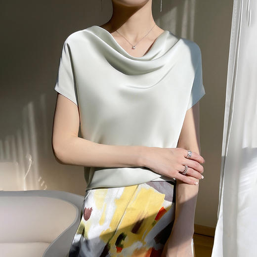 贵妇缎面短袖【高质感都市优雅显瘦时髦】丝绸真丝2023夏季新款女法式领短款气质缎面T恤简约百搭短袖上衣 商品图2