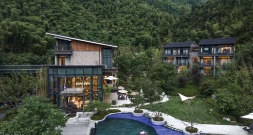 ★周末不加价★￥799起/2间夜！入住【安吉璞拉那度假酒店】山景房+双早，享户外泳池、爬山徒步，管家服务~ 群山环绕，翠竹掩映，宠物友好！另有山景双卧家庭房套餐~有效期至2025年12月31日 商品图1