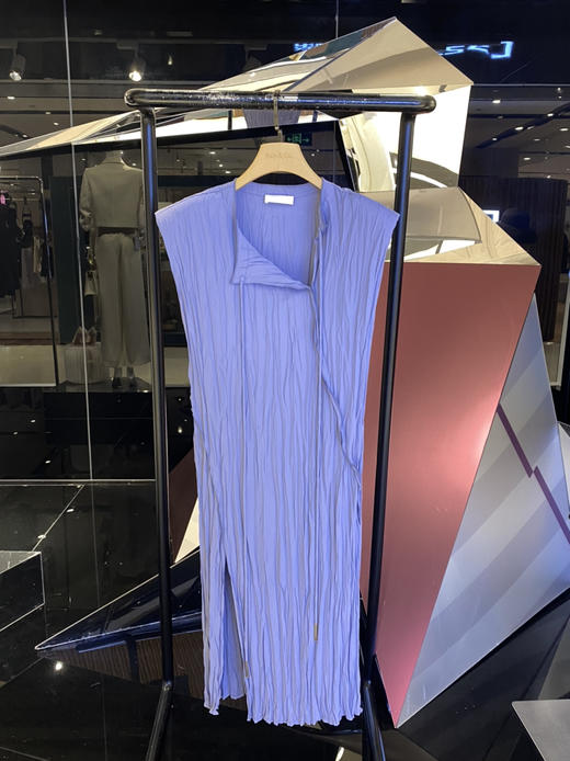 侧翻领垫肩无袖连衣裙 商品图0