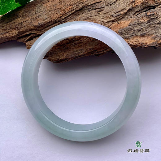 派瑞翡翠 翡翠手镯 糯种 浅绿 商品图1