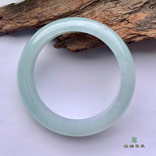 派瑞翡翠 翡翠手镯 糯种 浅绿 商品图2