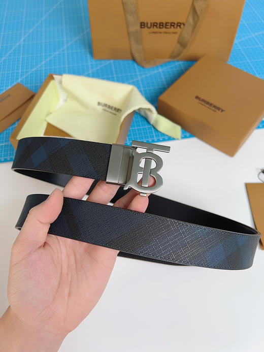 《Burberry》博柏利腰带 双面可用 商品图4