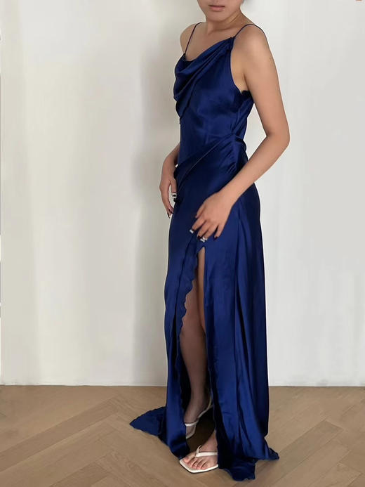 Viktoria Chan | SS23019 Shelby long gown [ 吊带连衣裙 宝蓝 ] 商品图2