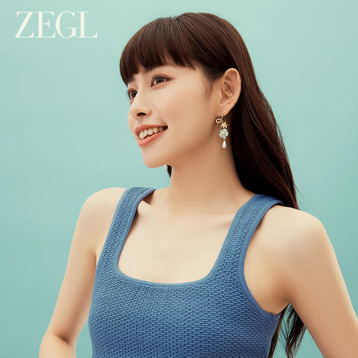 ZEGL设计师秘密花园系列长款人造珍珠耳环女小众花朵耳钉银针耳饰 商品图4