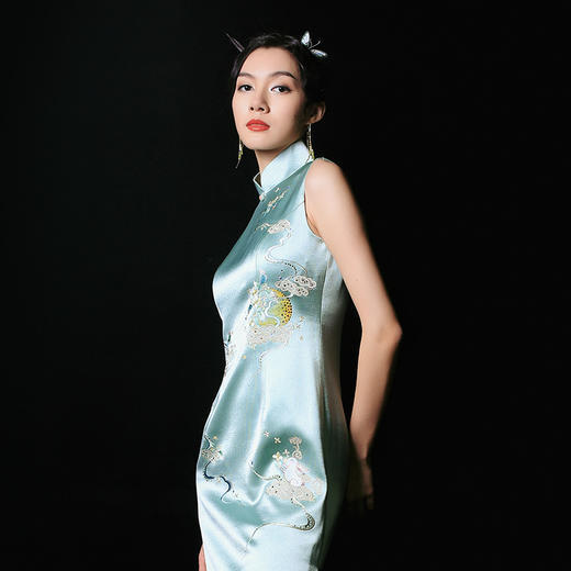 荷言HEYEN兔爰手推绣手工旗袍高级定制时装周大秀 商品图0