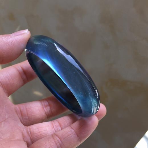 477084 海蓝宝手镯  晶体通透，帝王蓝色，补水神器，海蓝宝石象征沉着，勇敢和聪明，佩戴海蓝宝坚定信心，增强自信 内径57毫米，规格15.5*8.5毫米，重53.4克， 超值价💰9580 商品图4