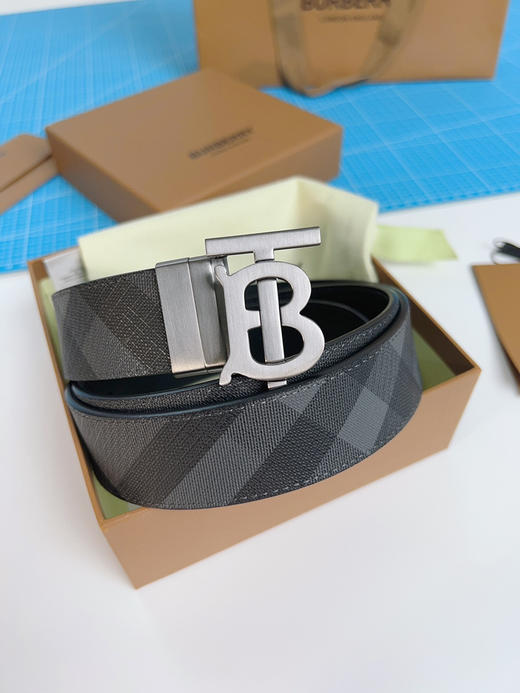 《Burberry》博柏利腰带 双面可用 商品图8