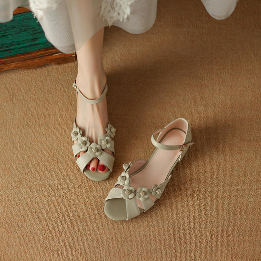 时尚减龄，花朵鱼嘴凉鞋BE-b7063 商品图0
