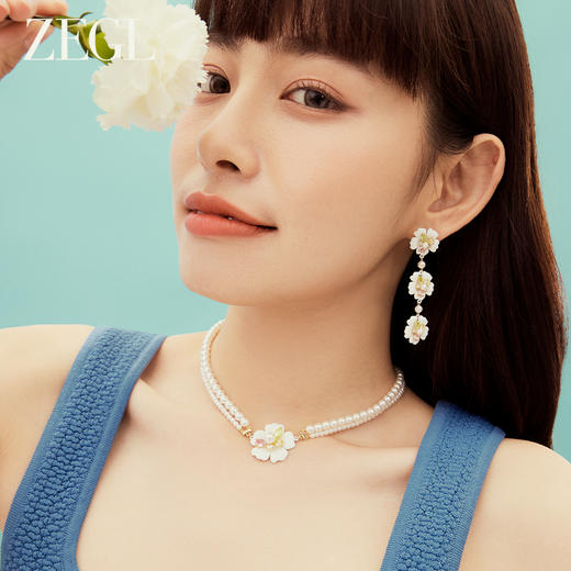 ZEGL设计师秘密花园系列花朵人造珍珠项链女轻奢小众高级感锁骨链 商品图1