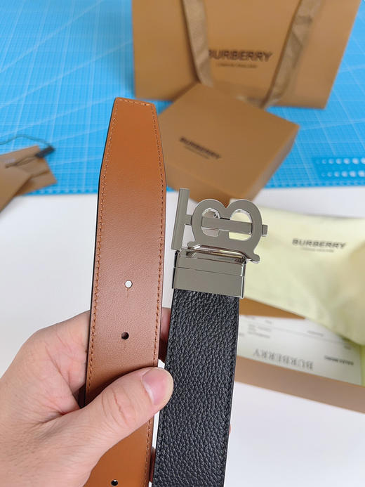 《Burberry》博柏利腰带 双面使用 商品图0