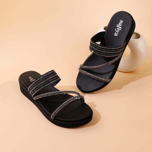 Safiya/索菲娅2023夏季新品仙女风珍珠钻带坡跟气质休闲拖鞋SF32110043 商品图2