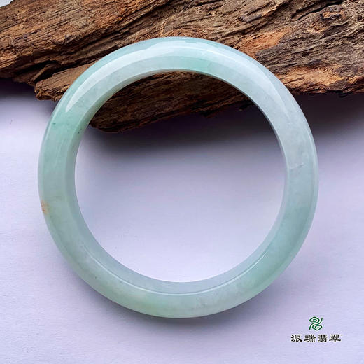 派瑞翡翠 翡翠手镯 糯种 浅绿 商品图2