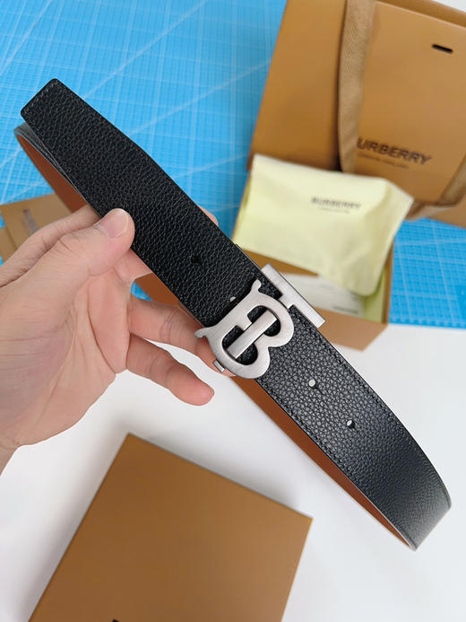《Burberry》博柏利 双面使用 商品图1