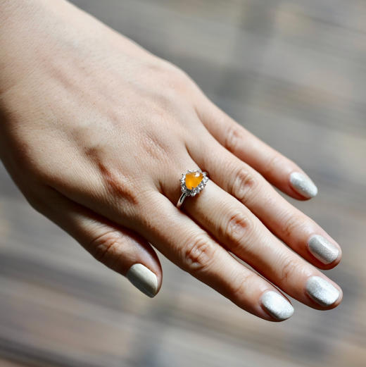 高冰种黄翡芬达色翡翠戒指18k白金钻石镶嵌 商品图7