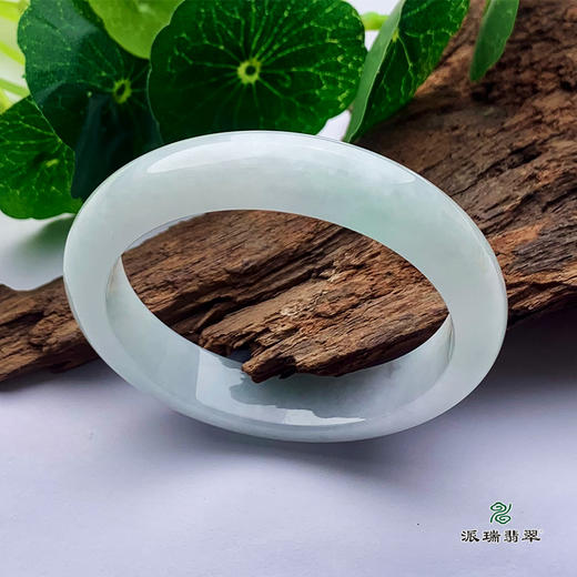 派瑞翡翠 翡翠手镯 糯种 浅绿 商品图0