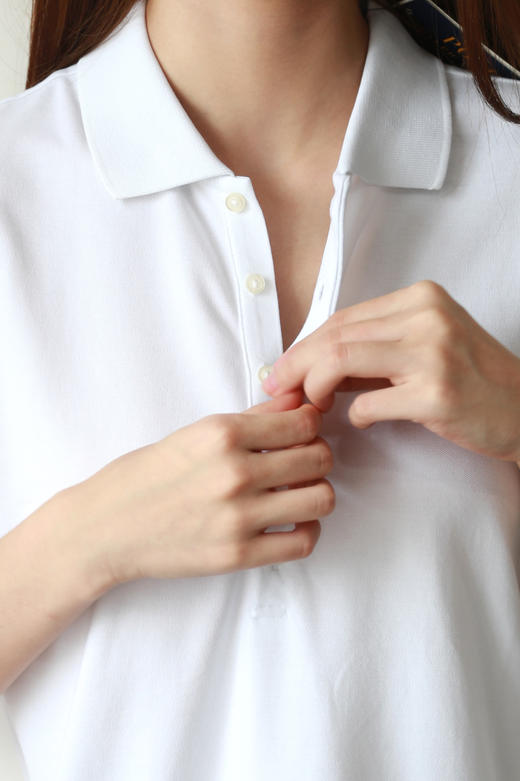 清冷感polo衫。r家小标刺绣粒扣设计慵懒显瘦翻领polo衫女J051630 商品图11