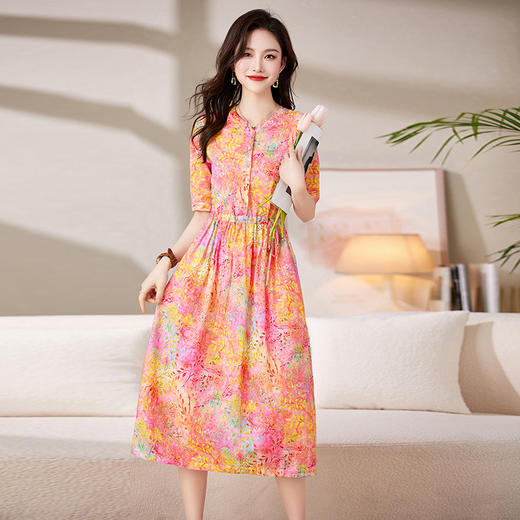 简约时尚，气质温柔圆领收腰显瘦休闲舒适花色连衣裙HR-WJ83019 商品图2