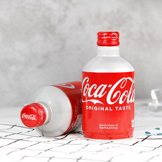 日版可口可乐碳酸饮料汽水300ml 商品图0