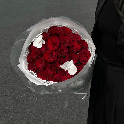 《不期而遇》  33枝高原红玫瑰蝴蝶兰花束 商品图2