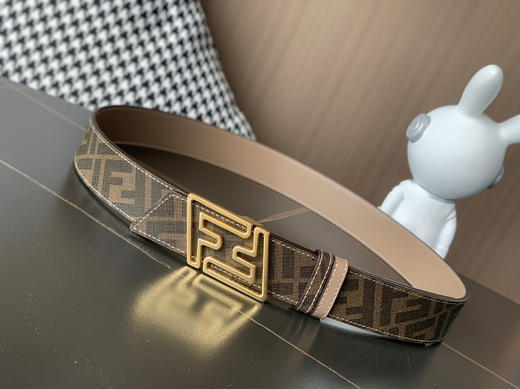 FENDI （芬迪）家族迎来新一季男士 商品图1