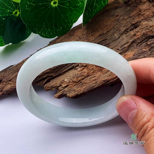 派瑞翡翠 翡翠手镯 糯种 浅绿 商品图2