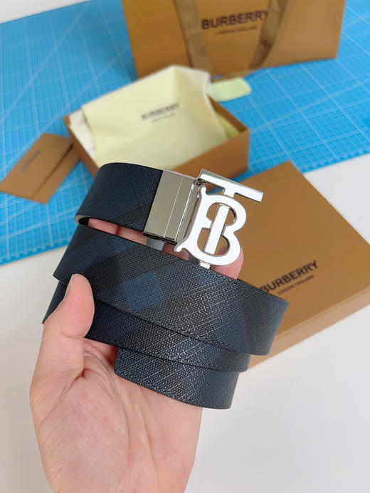 《Burberry》博柏利腰带 双面可用 商品图4
