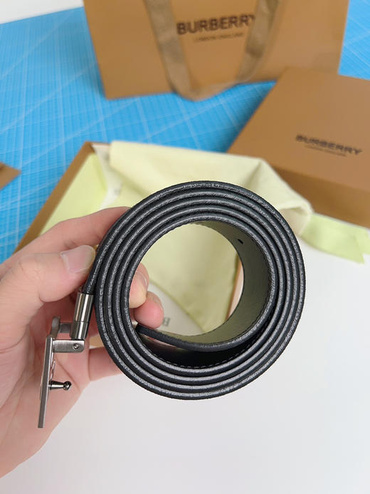 《Burberry》博柏利腰带 双面可用 商品图3