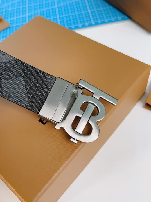 《Burberry》博柏利腰带 双面可用 商品图4