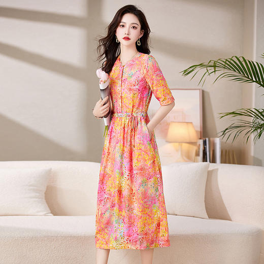 简约时尚，气质温柔圆领收腰显瘦休闲舒适花色连衣裙HR-WJ83019 商品图0