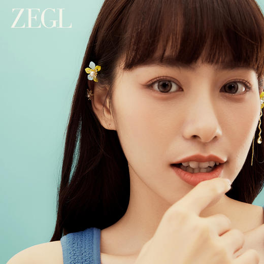 ZEGL设计师秘密花园系列长款流苏珍珠耳环女花朵耳钉不对称耳饰品 商品图4