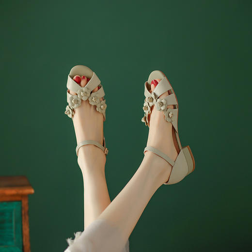 时尚减龄，花朵鱼嘴凉鞋BE-b7063 商品图3