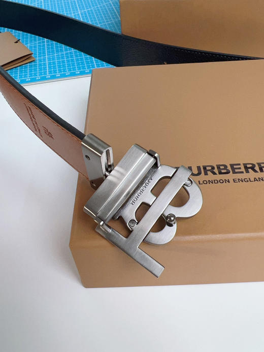 《Burberry》博柏利 双面使用 商品图7