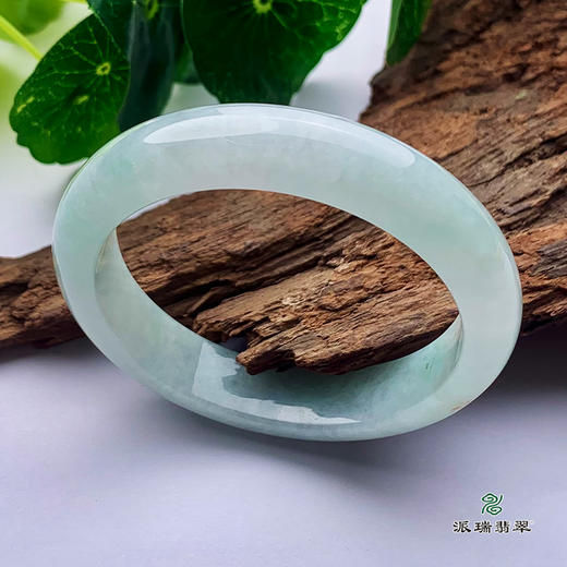 派瑞翡翠 翡翠手镯 糯种 浅绿 商品图0
