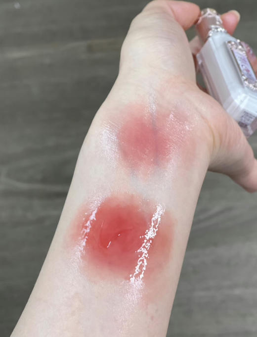 临期清！日期26年3月！花知晓月光人鱼系列宝石唇釉热卖色ge03/ge07 商品图5