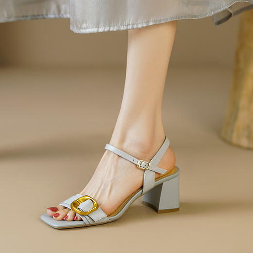 简约百搭，软舒羊皮一字带露趾凉鞋LCC-C9198 商品图10