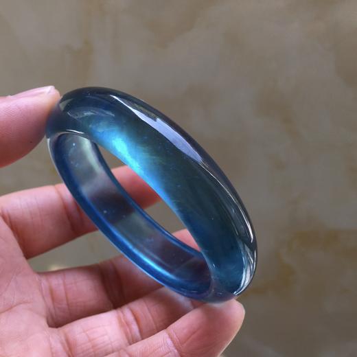 477084 海蓝宝手镯  晶体通透，帝王蓝色，补水神器，海蓝宝石象征沉着，勇敢和聪明，佩戴海蓝宝坚定信心，增强自信 内径57毫米，规格15.5*8.5毫米，重53.4克， 超值价💰9580 商品图1