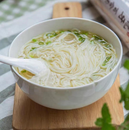 周五配送！久煮不糊，久放不坨，爽滑劲道，可以让孩子多吃一碗儿的百合面 添加了龙牙百合粉，没有添加食用胶和防腐剂的前提下，依然久煮不糊 ，淡雅清甜，养心润肺，营养丰富  传统工艺自然晾晒！一组两包 商品图2