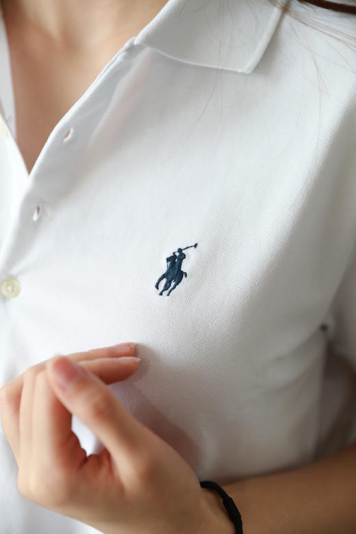 清冷感polo衫。r家小标刺绣粒扣设计慵懒显瘦翻领polo衫女J051630 商品图12