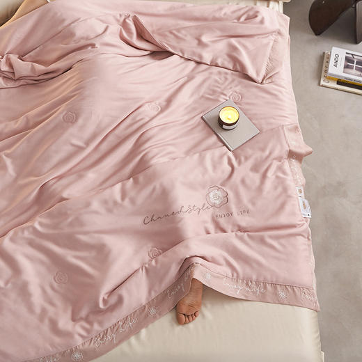 【下架】自然醒50支茶花香妃刺绣夏被空调被纯色轻奢夏被单人双人裸睡夏季薄被子LFS（不参与优惠券） 商品图3