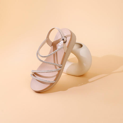 Safiya/索菲娅2023夏季新品仙女风水钻坡跟一字带休闲厚底凉鞋SF32115048 商品图1