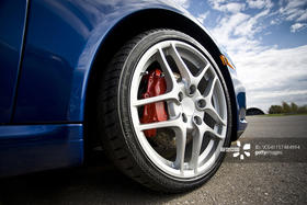 夏季开车多少胎压才合适？