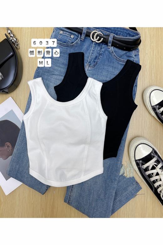 336037#弧形背心 商品图1