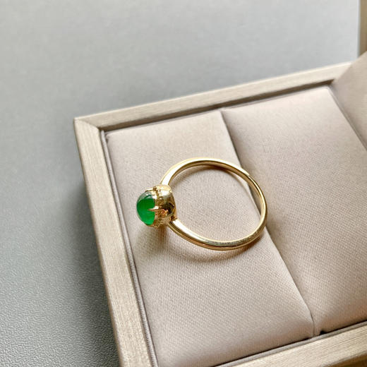 高冰种阳绿翡翠蛋面戒指18k黄金镶嵌 商品图4
