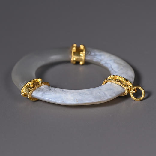 商代奶油皮玛瑙环项坠 商品图6