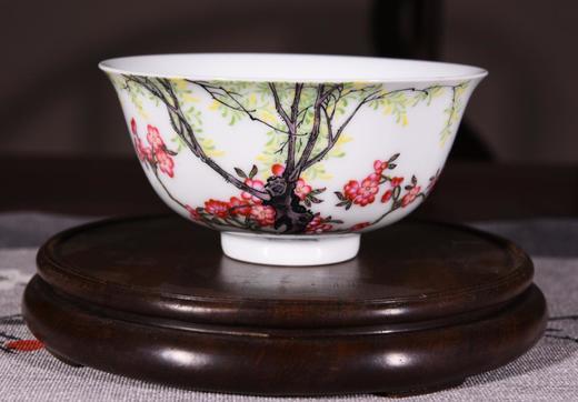 珐琅彩杏林春燕碗 商品图0