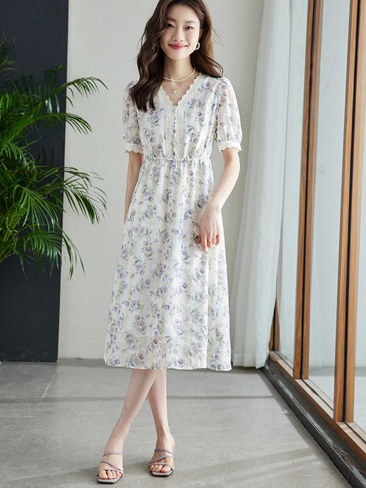 【专属特价】熙世界轻奢重工蕾丝花边V领连衣裙女夏季短袖收腰刺绣雪纺碎花裙 商品图0