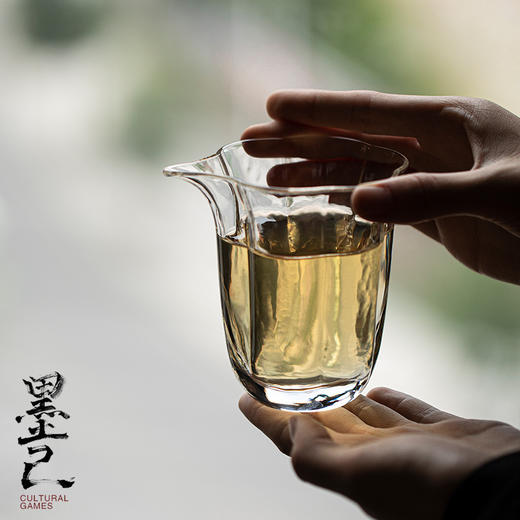 【日用百货】墨己 玻璃花口公道杯 做工加厚玻璃分茶器公杯 功夫茶具 商品图0