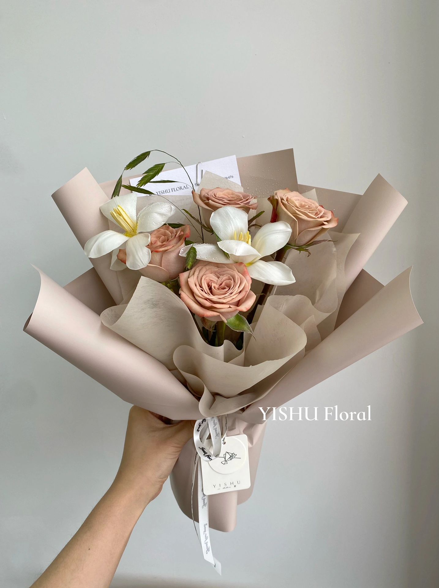 嫣然一笑————卡布奇诺花束