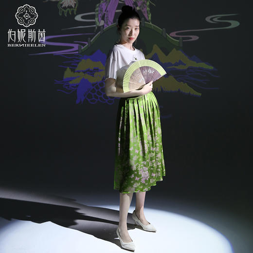 千年情话—梁祝草桥结拜青璨色牡丹提花纹半裙 2B40010 商品图2